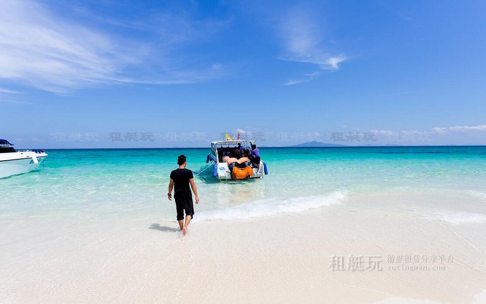 乘游艇玩轉普吉——船宿